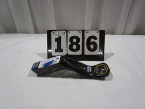 lot 186 image: Reese Tow Power 5 Drop Receiver