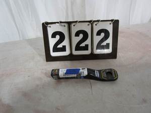 lot 222 image: Reese Tow Power 1-14 Receiver Ball Mount