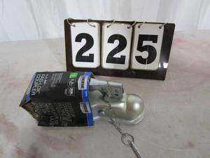 lot 225 image: Reese 2-12 - 3 Channel width Coupler