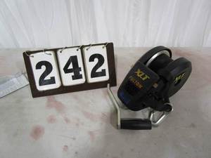 lot 242 image: Fulton 1500 Lb Trailer Winch