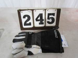 lot 245 image: Kobalt Mig Welding Gloves - Large