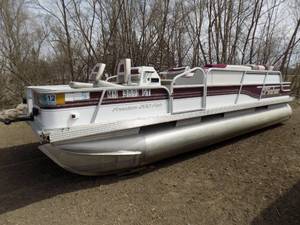 1995 20' Pontoon Fisher Freedom 200 Fish