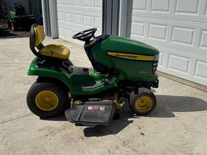 JOHN DEERE X320 LAWN TRACTOR