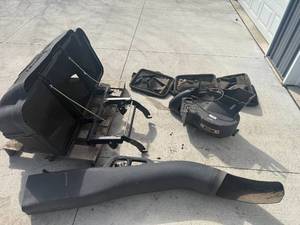 lot 10 image: JOHN DEERE 62 3 BAG COLLECTION SYSTEM