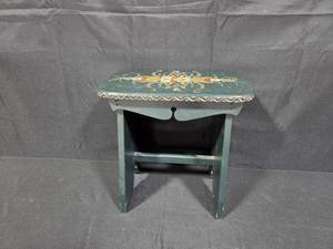 lot 9 image: Hand-Painted Wooden Stool with Floral Design - 16t