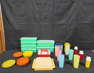 lot 14 image: Collection of Vintage Tupperware Containers and Tumblers