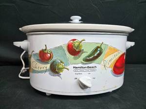 lot 17 image: Hamilton Beach Meal Maker Slow Cooker with Carry Case