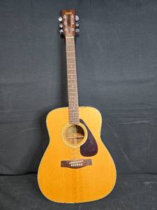 lot 18 image: Yamaha Acoustic Guitar
