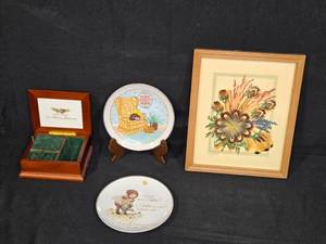 lot 27 image: Vintage Collection Lasting Memories Porcelain Plates, Thomas Kinkade Jewelry Box (6w), and Feather Flower Artwork