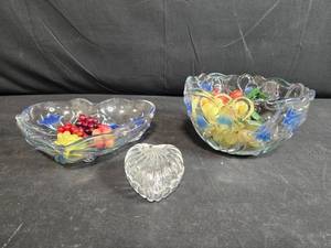 lot 52 image: Set of Decorative Glass Bowls with Fruit Accents