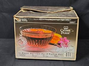lot 61 image: Vintage Anchor Hocking 8-Piece Crown Point Punch Bowl Set