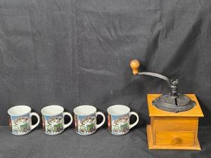 lot 64 image: Vintage Cast Iron Coffee Grinder Mill and Set of 4 Decorative Mugs