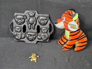 lot 138 image: Teddy Bear Cake Pan, Vintage Disney Winnie the Pooh Bear Pin, and Ty Plush Tiger Bundle