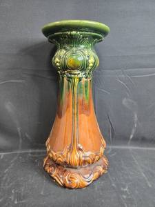 lot 176 image: Ceramic Bird Bath Stand Dual Green and Brown Glaze