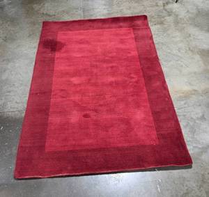 lot 186 image: Pottery Barn Kahler Woolmark Red Area Rug 62 x 97
