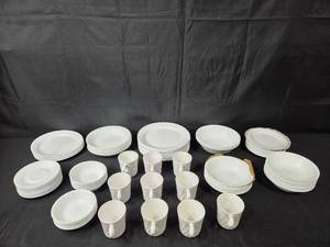 lot 187 image: Collection of Elegant White Porcelain Dinnerware Set