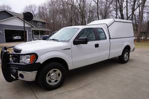 2014 Ford F-150 XL Extended Cab 4 x 4 Pickup With Leer Service Box/Topper