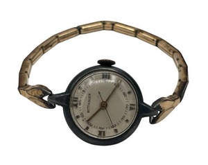 lot 29 image: Vintage Womens Wittnauer Gold Tone Stretch Band Wrist Watch