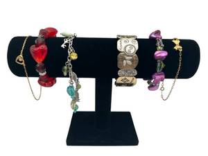 lot 30 image: Wonderful Charm Bracelet Lot