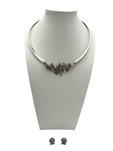 lot 62 image: Vintage Kabana Sterling Silver Seashell Choker and 925 Sterling Earrings (43 grams total weight)