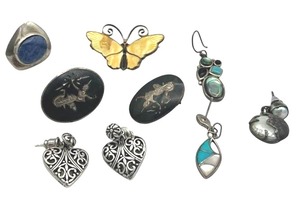lot 69 image: Vintage Sterling Silver Lot including Norway Sterling Butterfly Brooch and Siam Sterling (28 grams total weight)