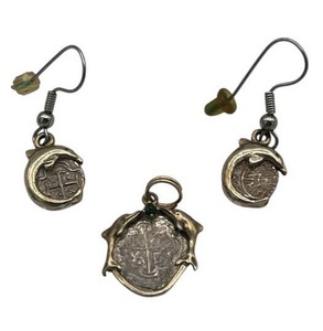 lot 77 image: Vintage Isabel Atocha Sterling Silver Dolphin Pendant and Earrings