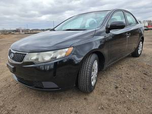 lot 8 image: 2012 Kia Forte