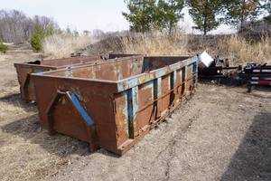 lot 11 image: Roll OffHook Dumpster Box