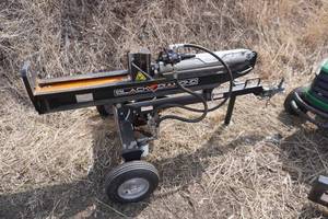 lot 10 image: Black Diamond Model LSP25B 25 Ton Tow Behind Power Log Splitter