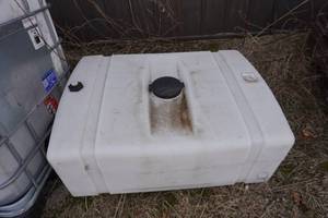 lot 16 image: 110 Gallon Low Profile Poly Liquid Tank