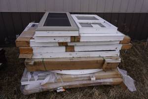 lot 15 image: Lot of 6 - Vinyl Clad Windows