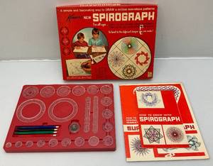 lot 19 image: Vintage 1967 Kenners Spirograph No. 401 Drawing Set (Seems Complete)