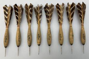 lot 24 image: Vintage Apex No. 2 Wooden 4-Feather Darts