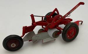 lot 50 image: 1950s International McCormick 2 Bottom Plow Die Cast Toy With Rubber Wheels 6