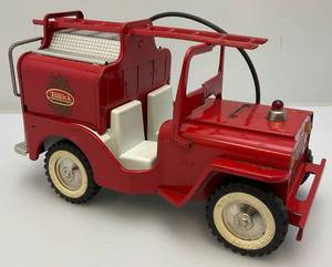 lot 55 image: Very Hard To Find 1963-65 TONKA Willys Jeep Pumper Fire Truck # 425 Complete Some Rust Present