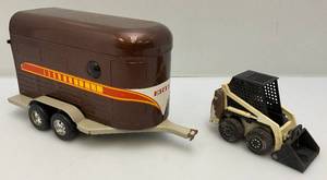 lot 64 image: Vintage ERTL Brown Horse Trailer And TONKA Bobcat Digger