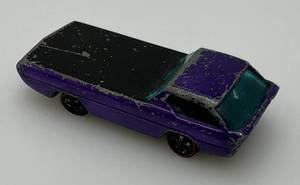 lot 194 image: 1967 Redline Hot Wheel DEORA Transparent Purple With Dark Iinterior