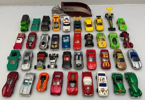 lot 224 image: Misc. Hot Wheels Miniature Die Cast Cars (Great Condition)