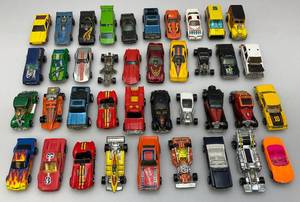 lot 226 image: Misc. Hot Wheels Miniature Die Cast Cars (Great Condition)