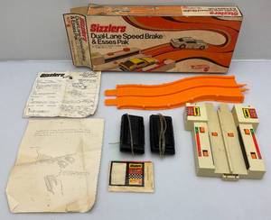 lot 279 image: 1969 Hot Wheels Dual-Lane Speed Brake In Original Box (Seems Complete)