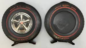 lot 281 image: Vintage 1960s Mattel Hot Wheels 12 Car Rally Cases (Missing ) 1 Misssing Some Graphics 1 Missing Latch