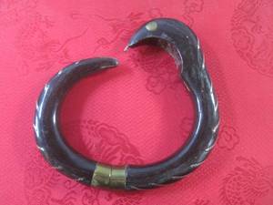 lot 1 image: (CNTR) Vintage Snake Bracelet with ...