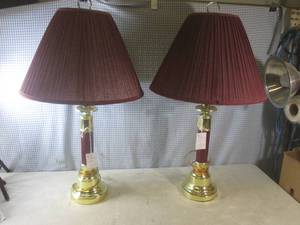 lot 20 image: (CS) 2 Gold Accent Table Lamps 31 1...