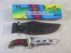 lot 43 image: (CNTR) 10 12 Wood Handle Fixed Bl...