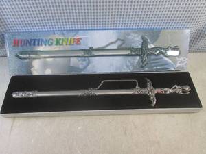 lot 45 image: (CNTR) 19 Decorative Short Sword w...