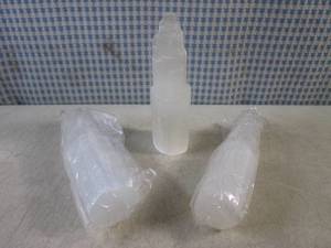 lot 78 image: (BSB) 3 - 6 Raw Selenite Towers...