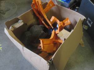 lot 104 image: (BR1) Big Box Full of Some Sort of ...