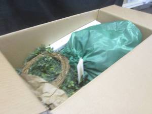 lot 115 image: (EW6) Big Box Full of Christmas Dec...