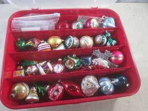 lot 116 image: (EW4) Vintage Christmas Ornaments i...