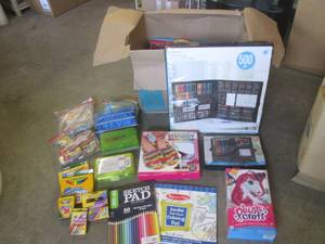 lot 124 image: (EW4) Large Box Full of Assorted Ar...